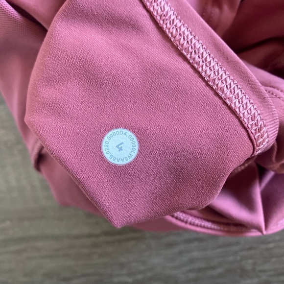 SOLD Lululemon Play Off The Pleats Skirt in Cherry Tint Size 4 - Picture 8 of 8